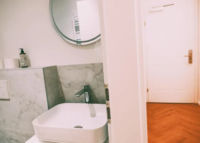 Canvas Living By Gt7 Apartment *